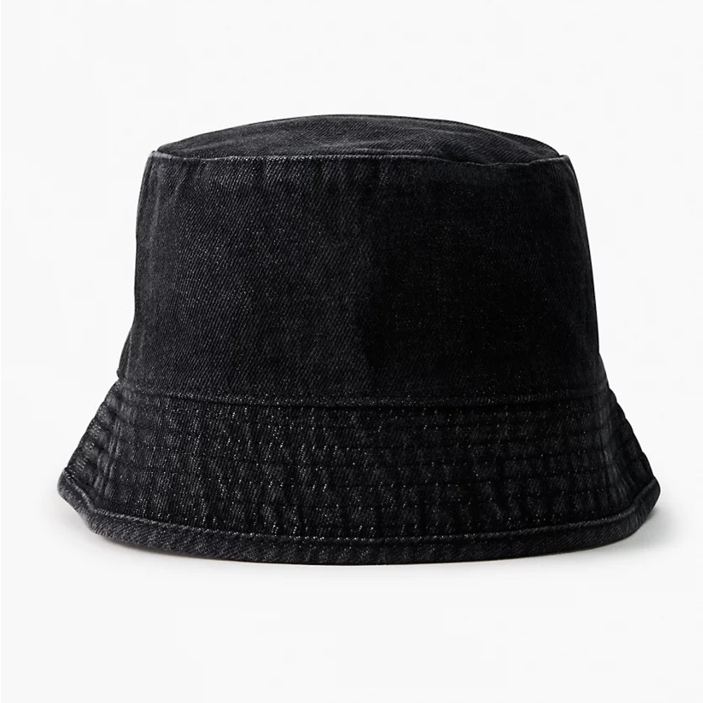 NWT Babaton Niall Bucket Hat
